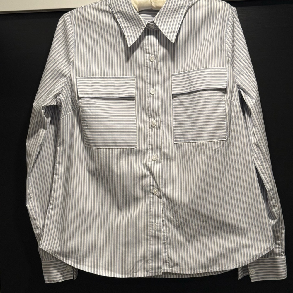 Women’s Kut From The Kloth Blue And Black Striped Blouse With Great Pockets